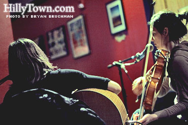 Mary Halvorson & Jessica Pavone @ Slainte - Portland, ME - photo by Bryan Bruchman for HillyTown.com